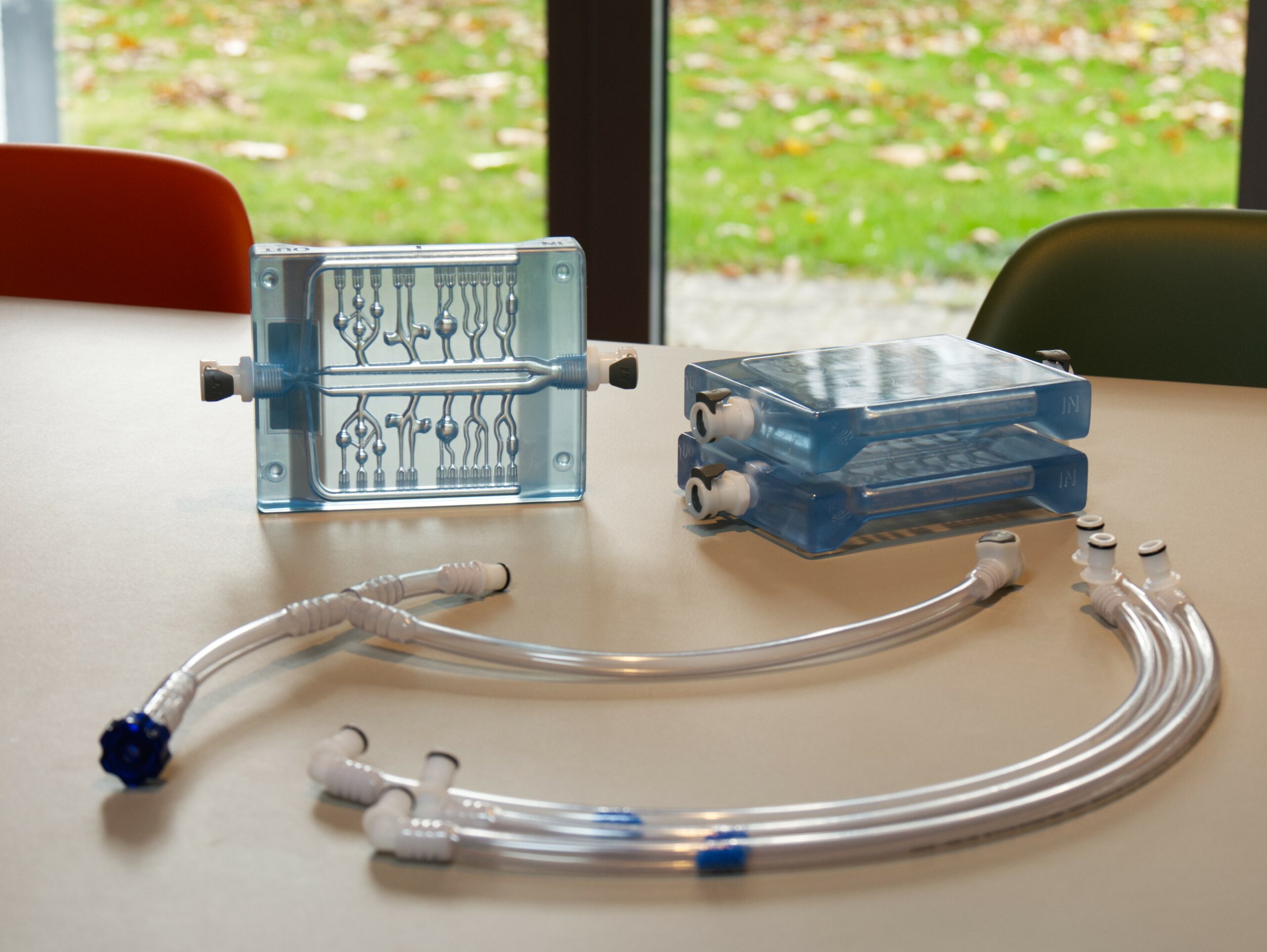 Comprehenso develops and produces compact training phantoms for true-to-life user training on angiographic systems.